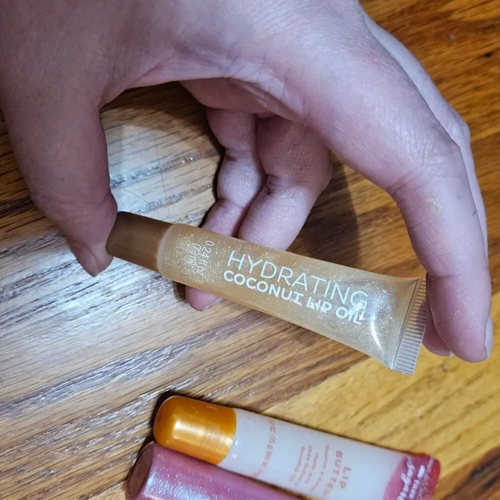 LOT Burt's Bees Coconut Pear Lip Balm, Coconut Lip Oil, Tree Hut Lip Butter +1